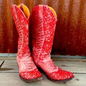 Unique-one of a kind Old gringos. Women’s true to size 7.5